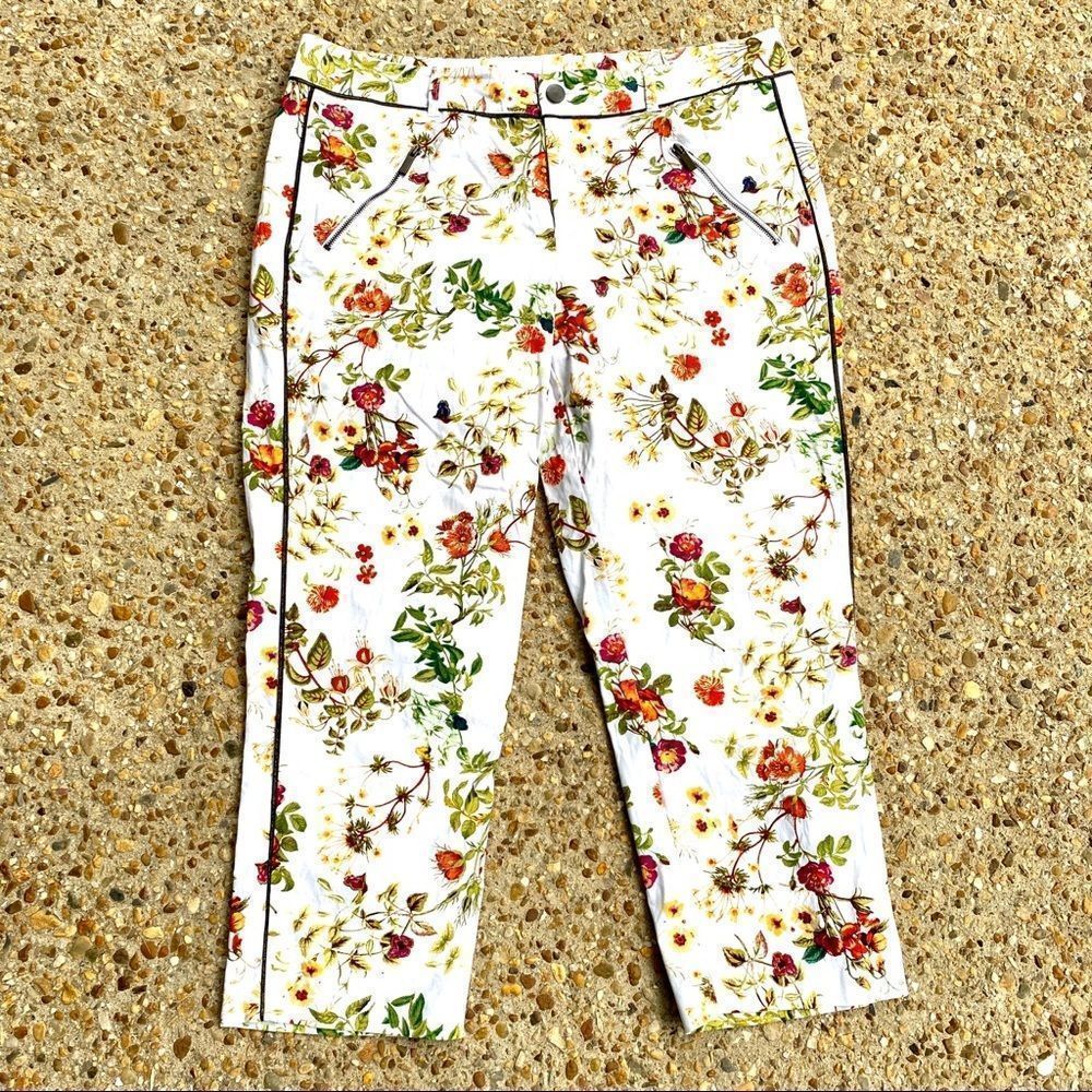 NWOT Disney + Alice Through Looking Glass Colleen Atwood Floral Capris Size 10